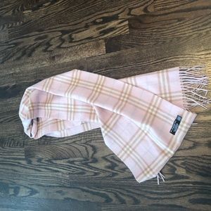 Burberry wool scarf